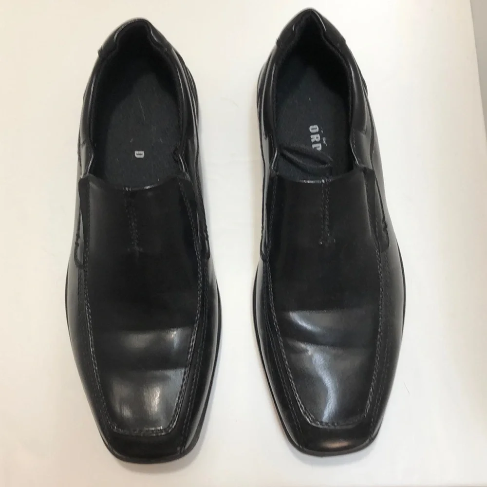 Black slip on shoes size 5 - Picture 2 of 3
